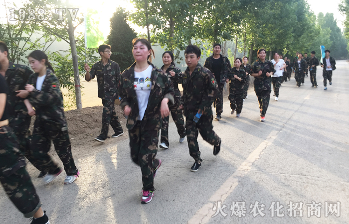 為了團隊,全力以赴的去堅持!